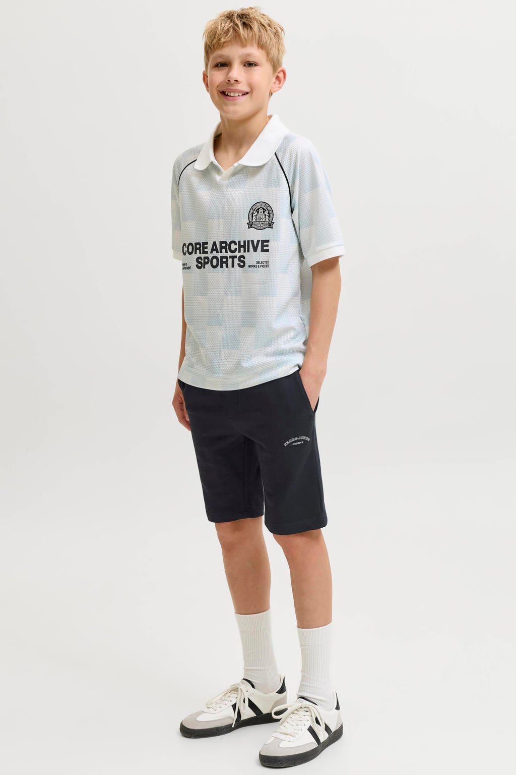 Zwarte jongens JACK & JONES JUNIOR regular sweatshort met elastische tailleband met koord en tekst print