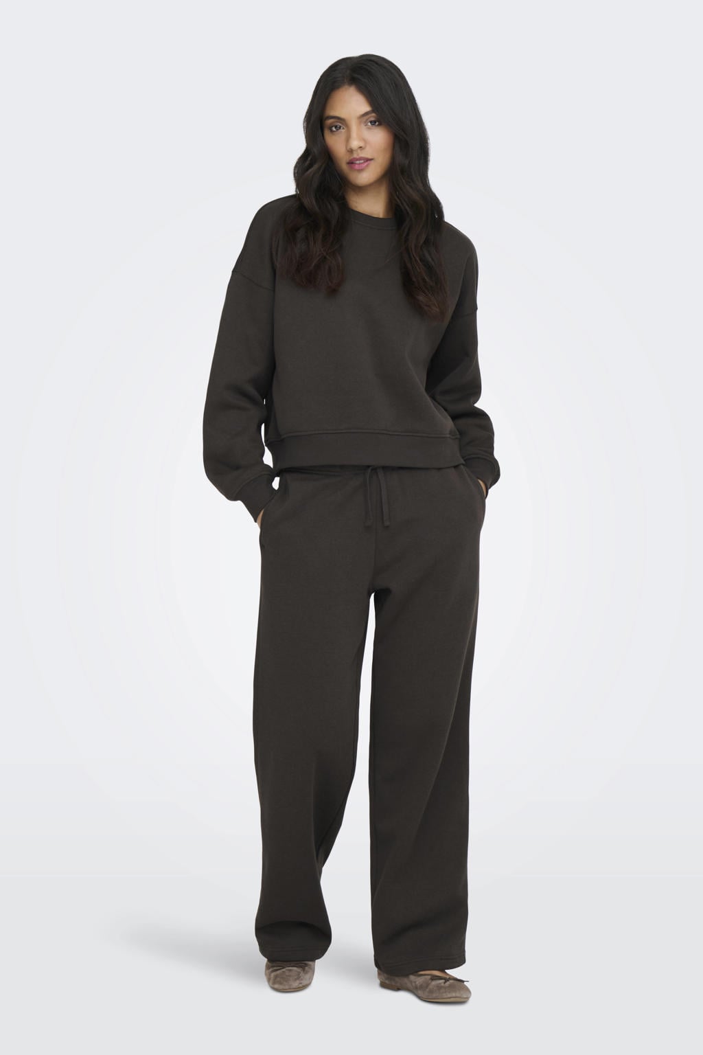ONLY wide leg regular waist sweatpants donkerbruin