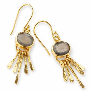 gold plated oorbellen Praising Labradoriet