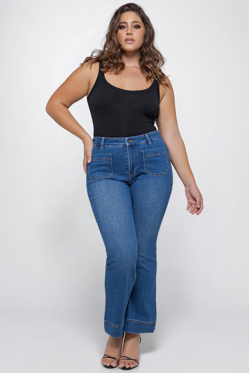 Medium blue denim dames Fox Factor Monroe Blue high waist bootcut jeans van denim met rits- en knoopsluiting en effen