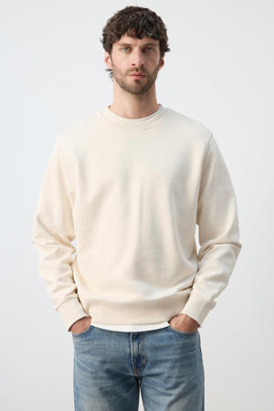 sweater ecru