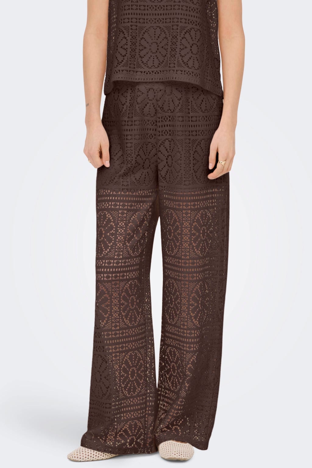 Bruine dames ONLY regular waist gebloemde casual broek broderie van polyester met loose fit, elastische tailleband en effen