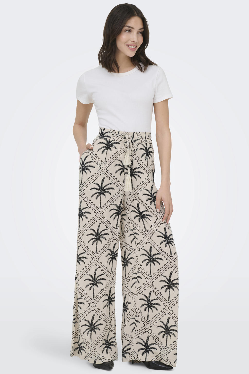 Zand en zwarte dames JDY wide leg high waist casual broek van viscose met elastische tailleband met koord