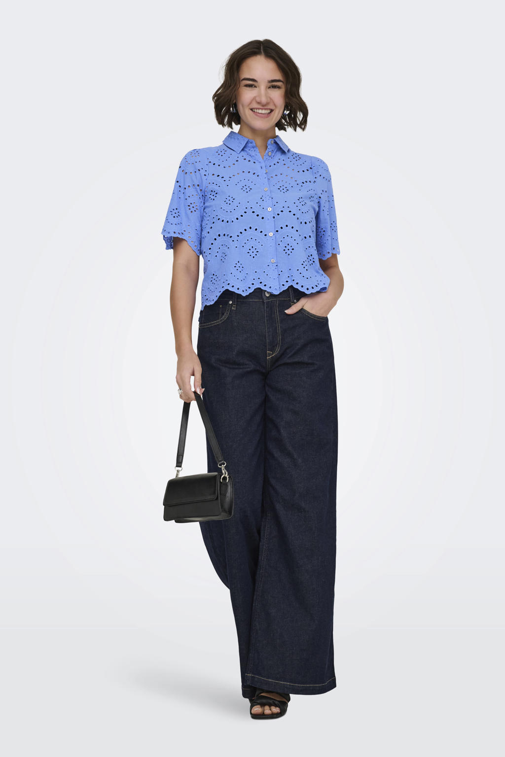 Blauwe dames ONLY blouse van katoen met effen, korte mouwen, klassieke kraag, knoopsluiting en broderie