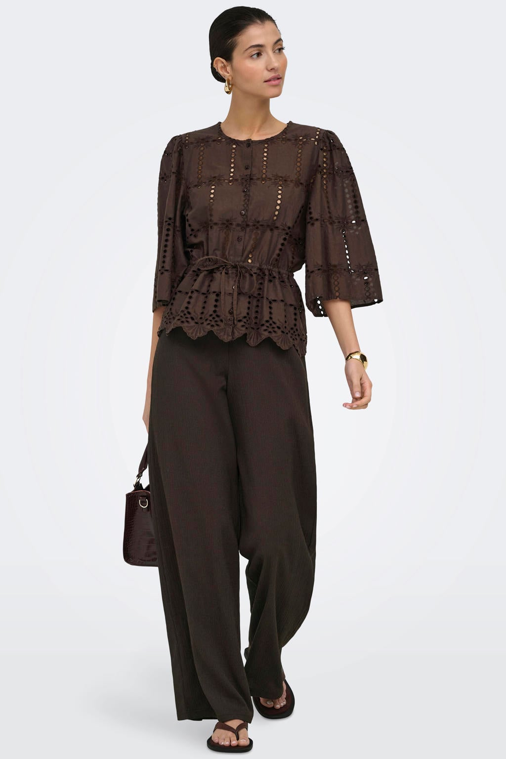 Donkerblauwe dames JDY blouse broderie van katoen met effen, driekwart mouwen, ronde hals en knoopsluiting
