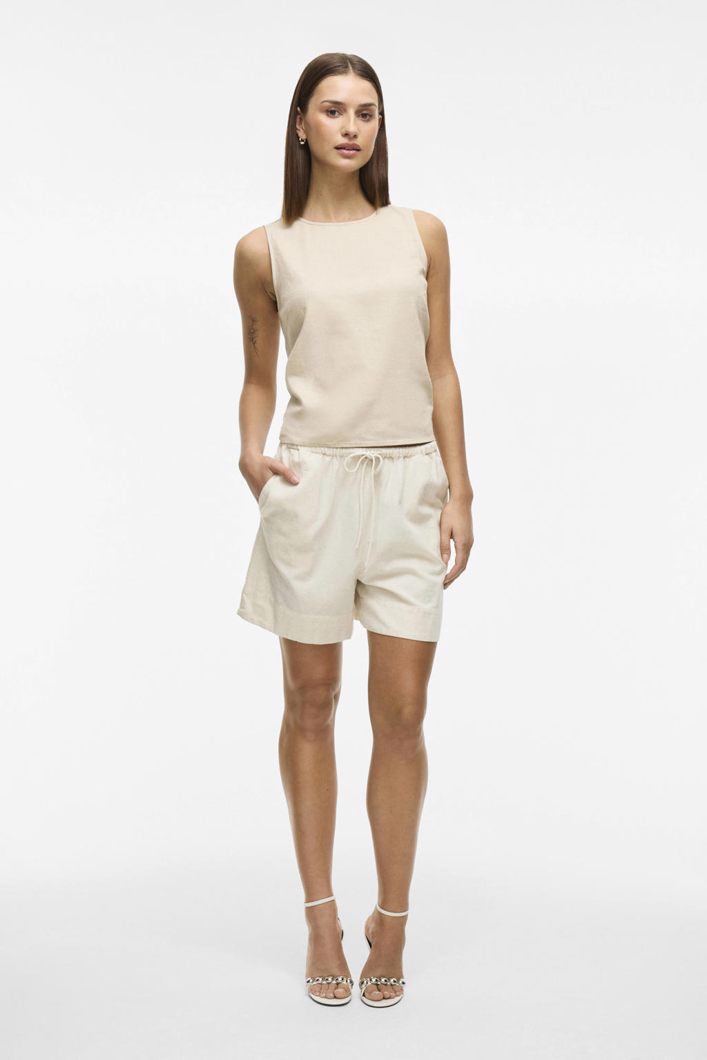 Ecru dames VILA regular high waist casual short van linnen met elastische tailleband met koord en melée print