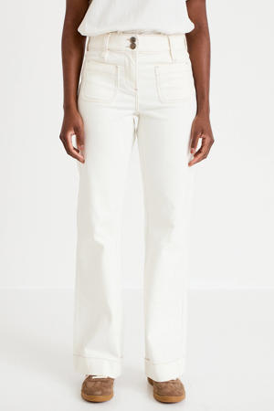 straight leg jeans wit