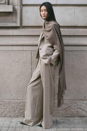 wide leg regular waist broek met krijtstreep lichtbruin