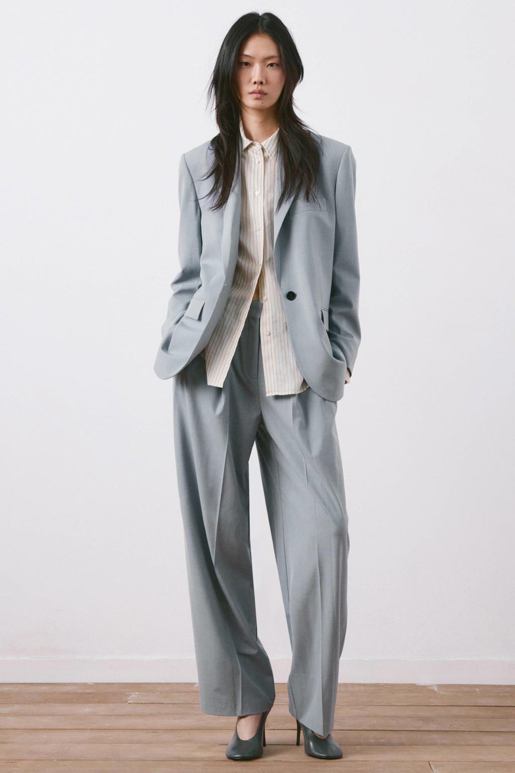 Grijsblauwe dames Mango regular blazer blauw van viscose met effen, lange mouwen, reverskraag en knoopsluiting