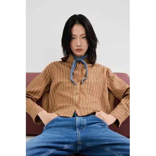 Mango gestreepte blouse met krijtstreep bruin afbeelding