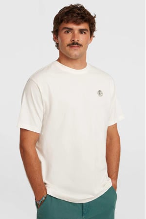 t-shirt wit