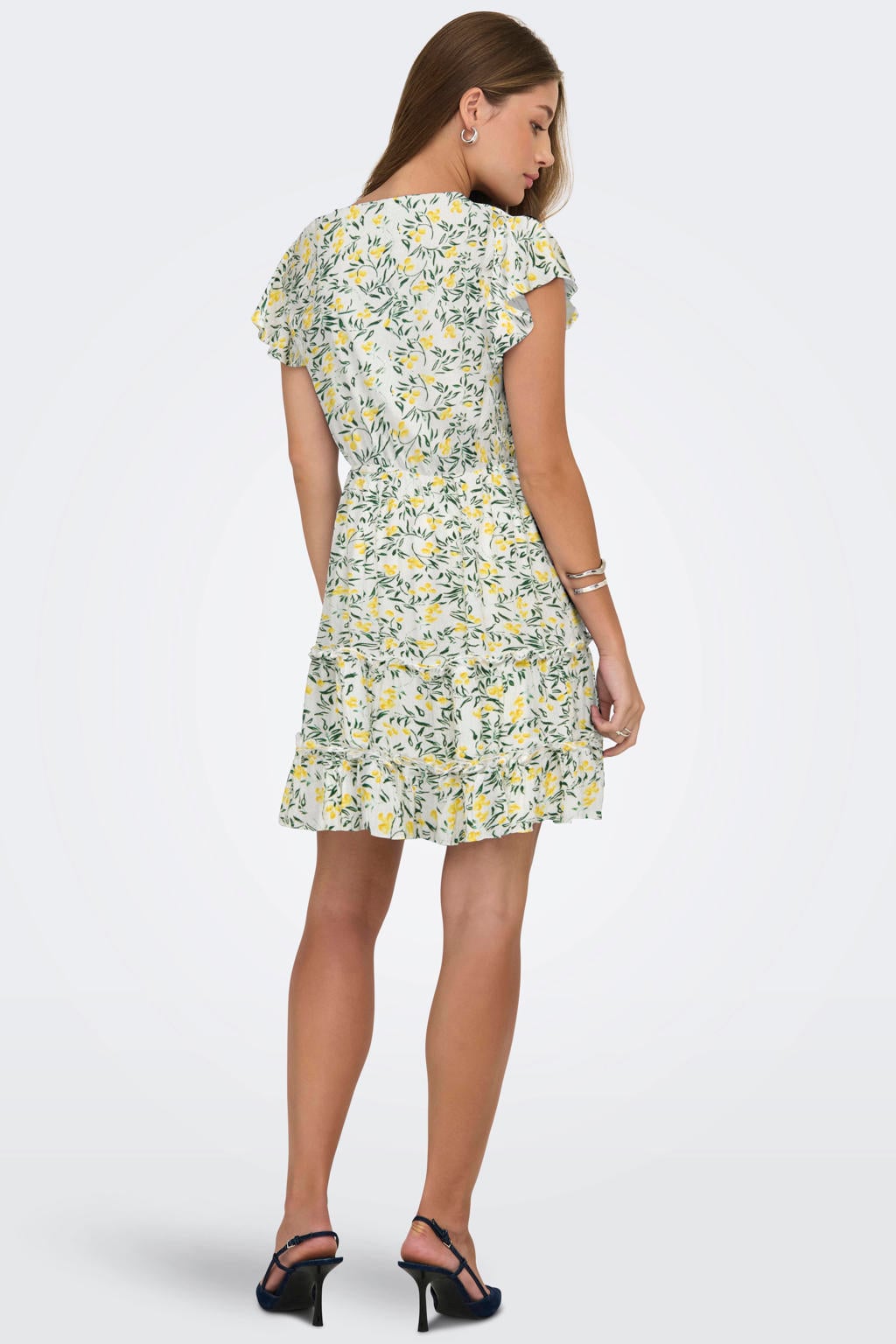 Wit, groen en gele dames ONLY zomerjurk van viscose met bloemenprint, korte mouwen, V-hals en ruches