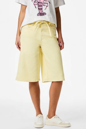 wide leg regular waist denim short lichtgeel