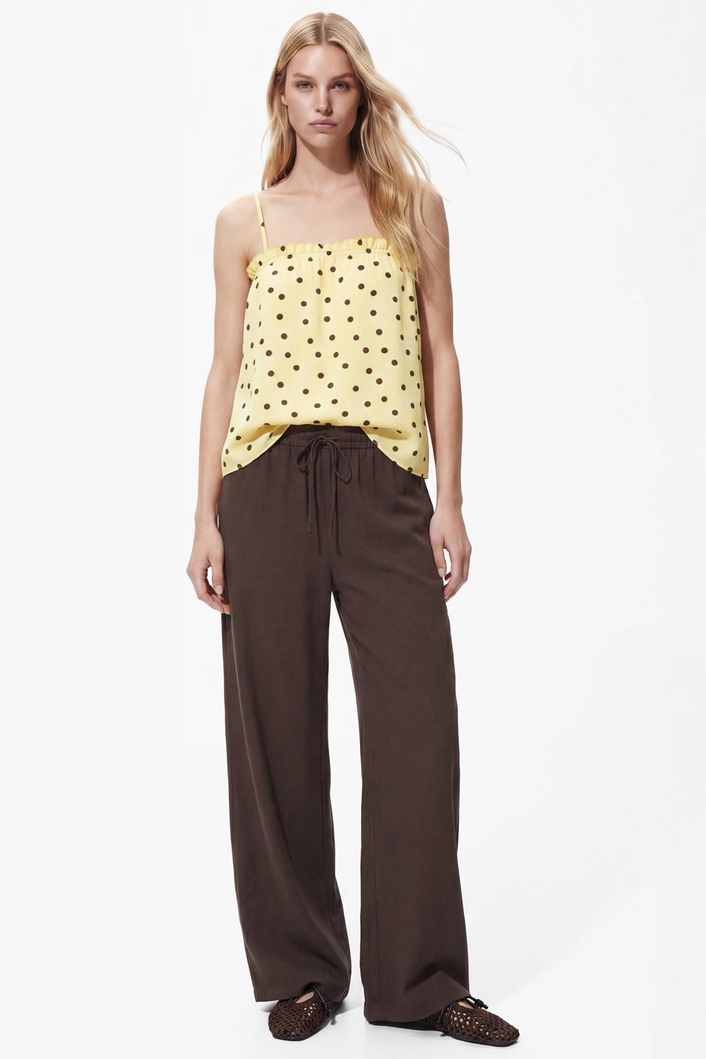 PIECES loose fit top met ruches en stippen - lichtgeel