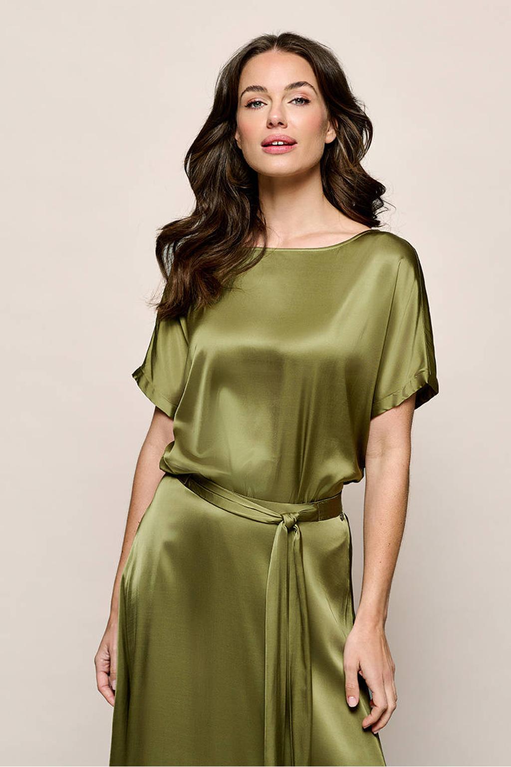 Olijfgroene dames Mart Visser blousetop met effen, korte mouwen, boothals en glimmend detail