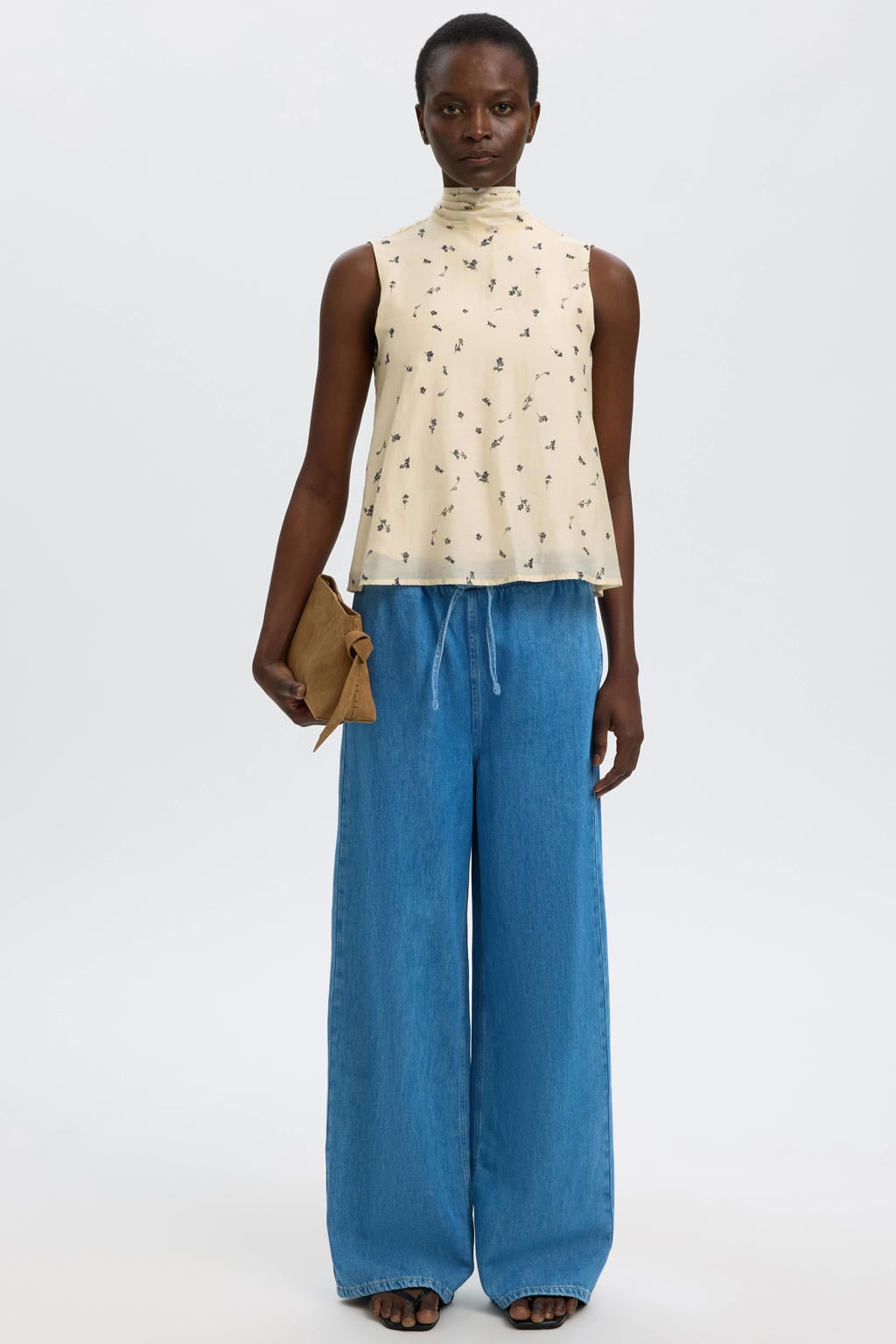 Medium blue denim dames Selected relaxed high waist casual broek van katoen met elastische tailleband met koord en effen
