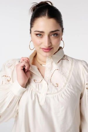 blouse ecru broderie