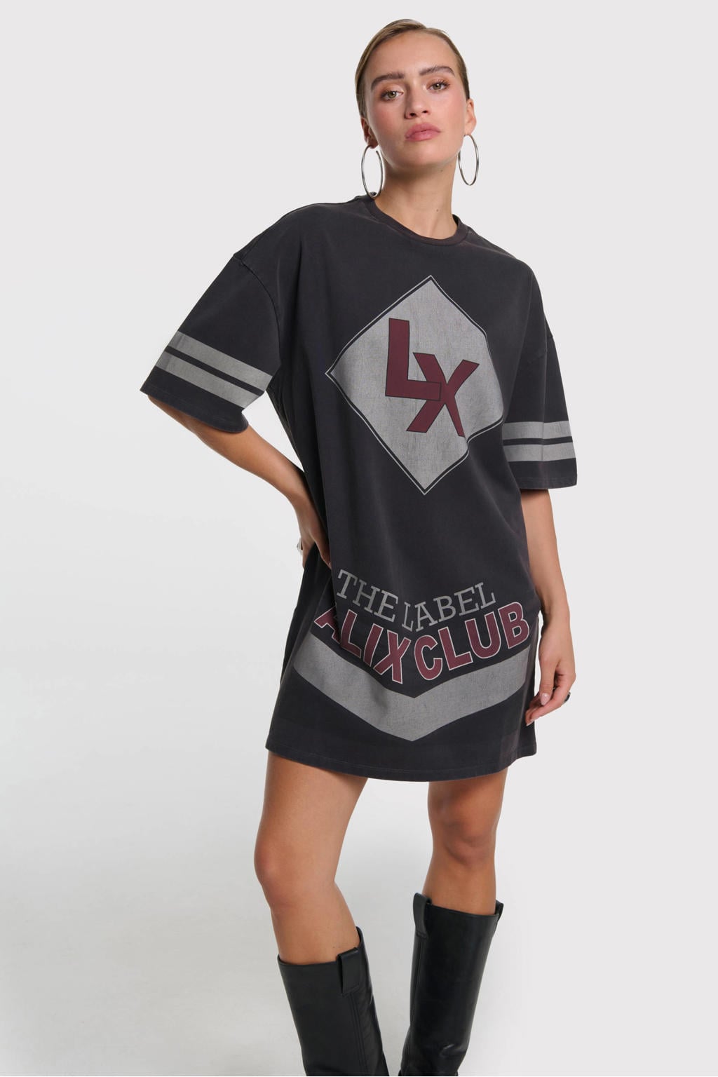 Grijze dames Alix the Label T-shirtjurk met logo dessin, korte mouwen en ronde hals
