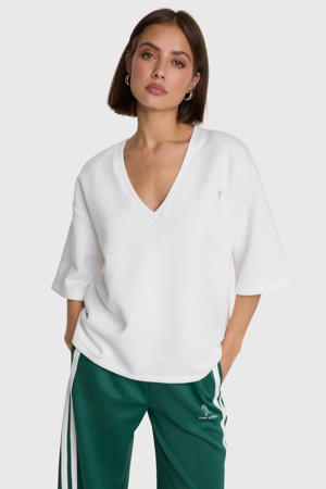 sweater wit