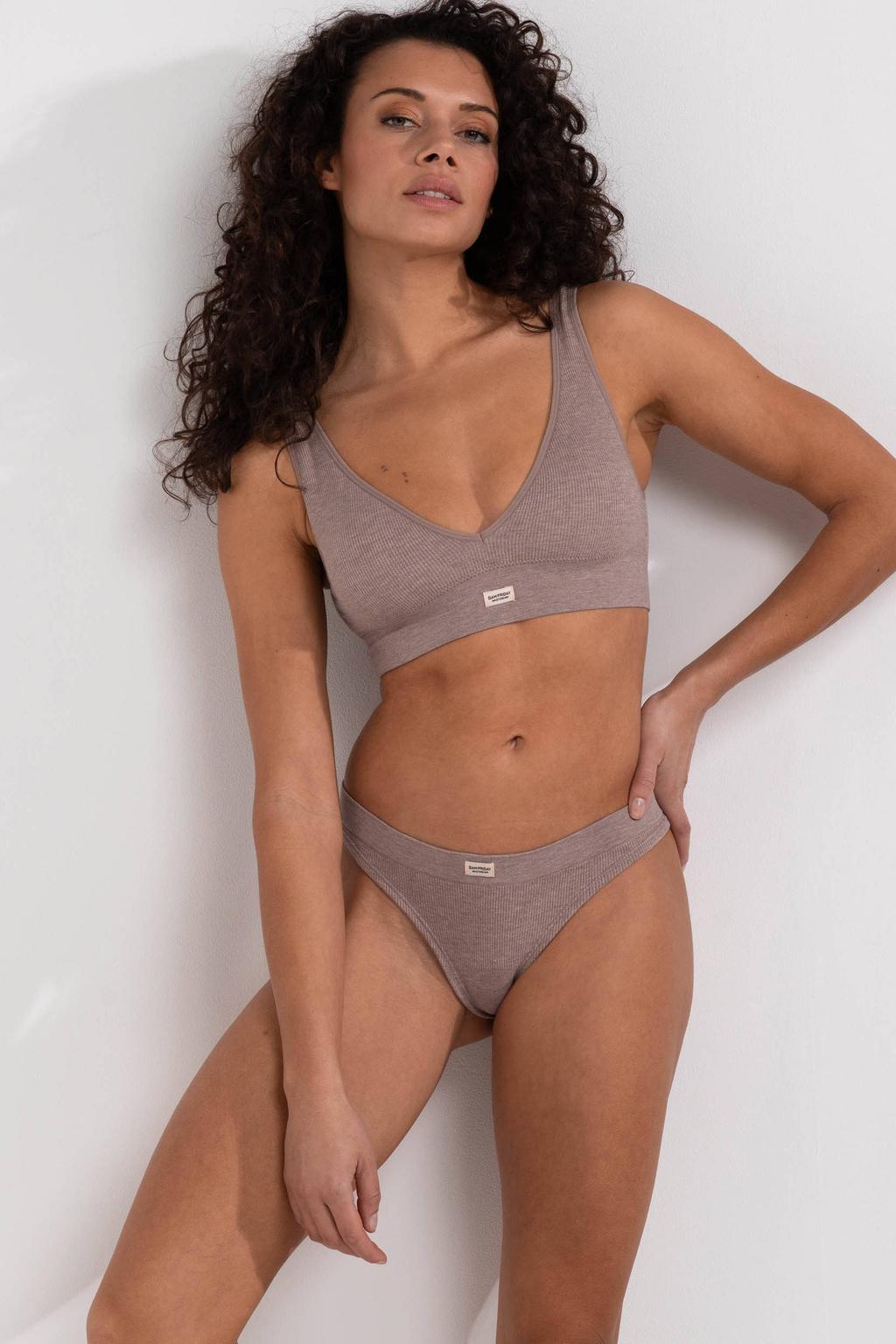 Sam Friday string Lucy taupe