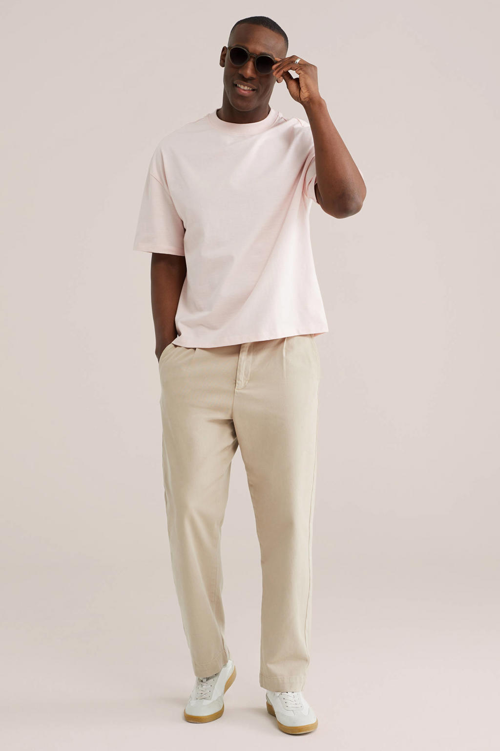 Lichtroze heren WE Fashion boxy T-shirt van katoen met effen, korte mouwen en ronde hals