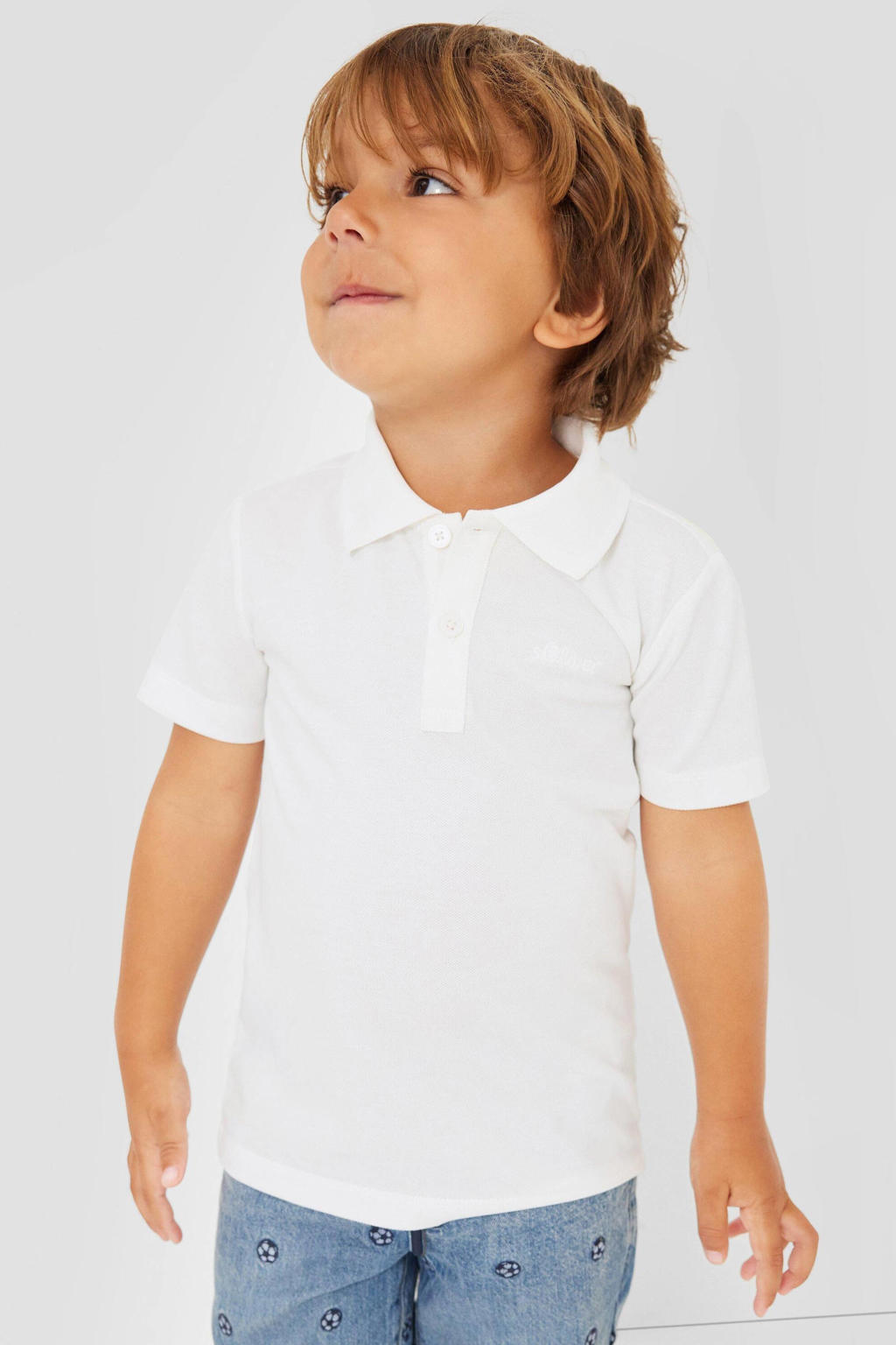 Witte jongens s.Oliver polo fijn gebreid van katoen met effen, korte mouwen, klassieke kraag, knoopsluiting en borduursels