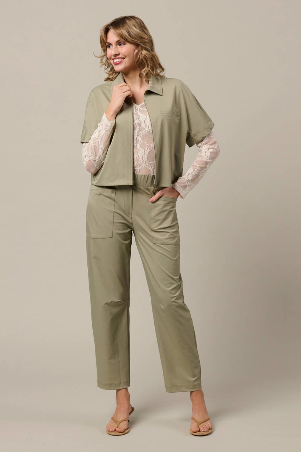 Kakikleurige dames &Co Woman cropped blazer van polyamide met effen, korte mouwen, klassieke kraag en ritssluiting