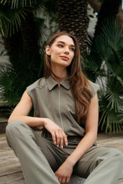thumbnail: &Co Woman wide leg regular waist broek kaki