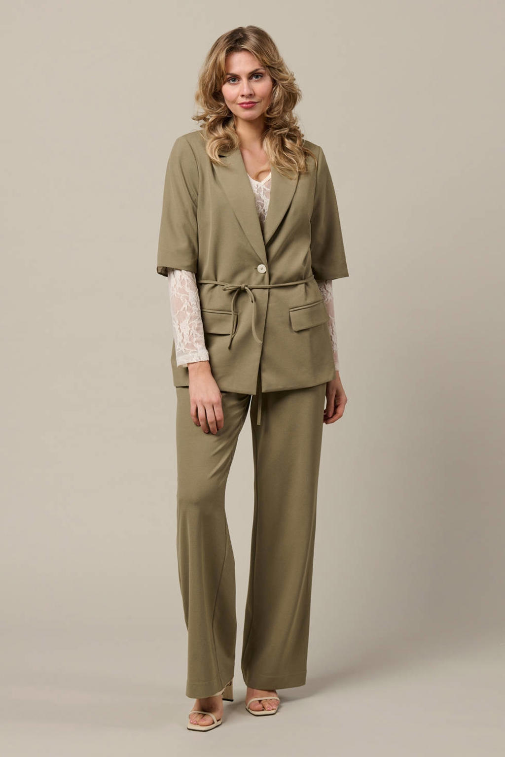 Kakikleurige dames &Co Woman wide leg regular waist broek met elastische inzet en effen