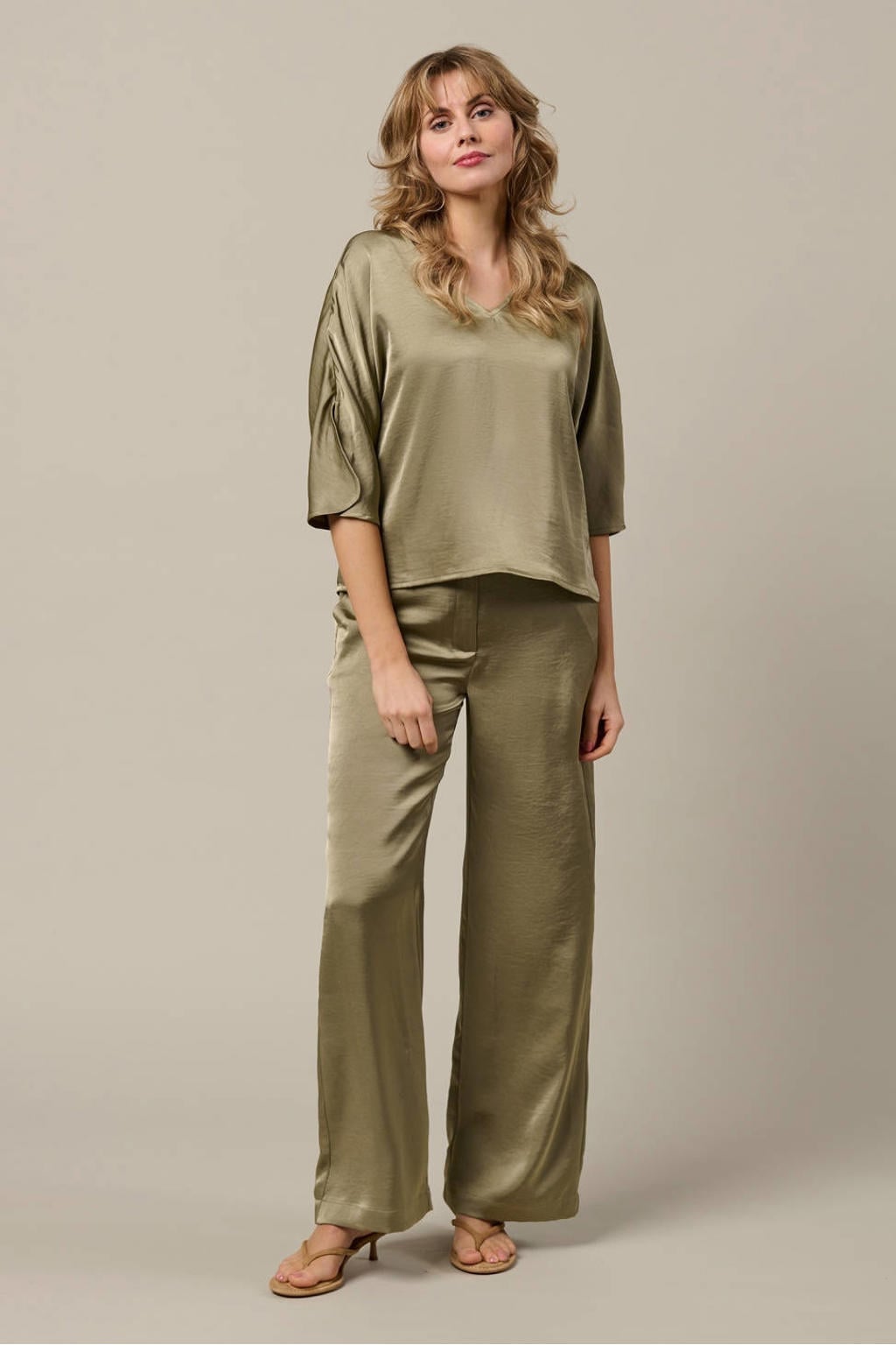 Kakikleurige dames &Co Woman blousetop van lyocell met effen, half lange mouwen, V-hals en split