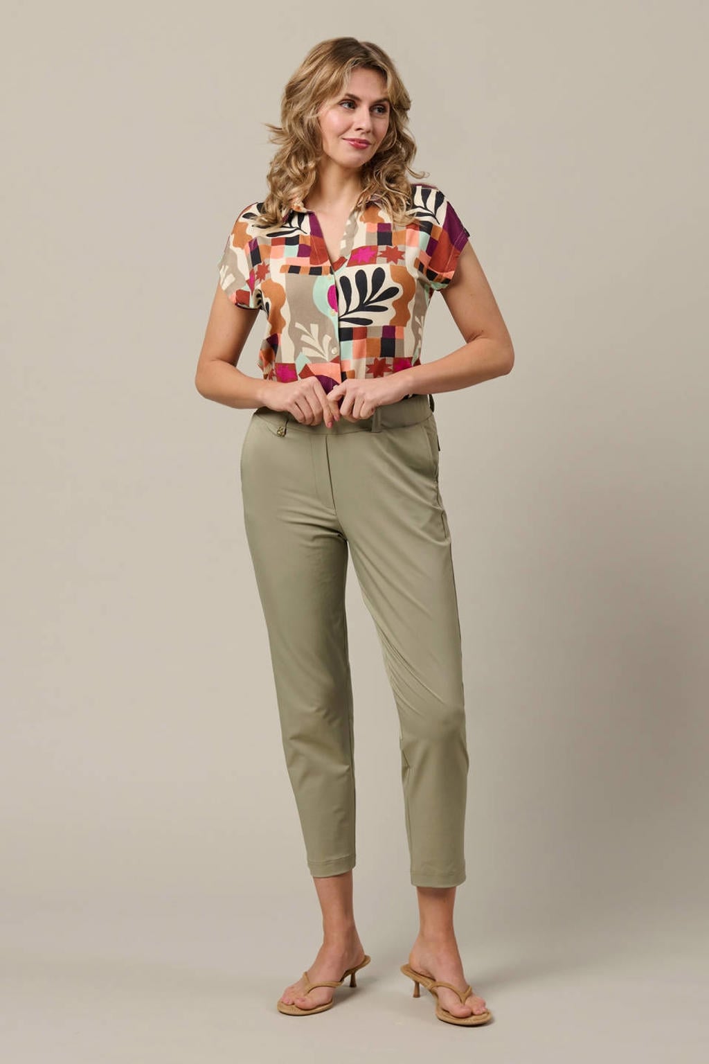 Kakikleurige dames &Co Woman straight regular waist broek van polyamide met elastische tailleband en effen
