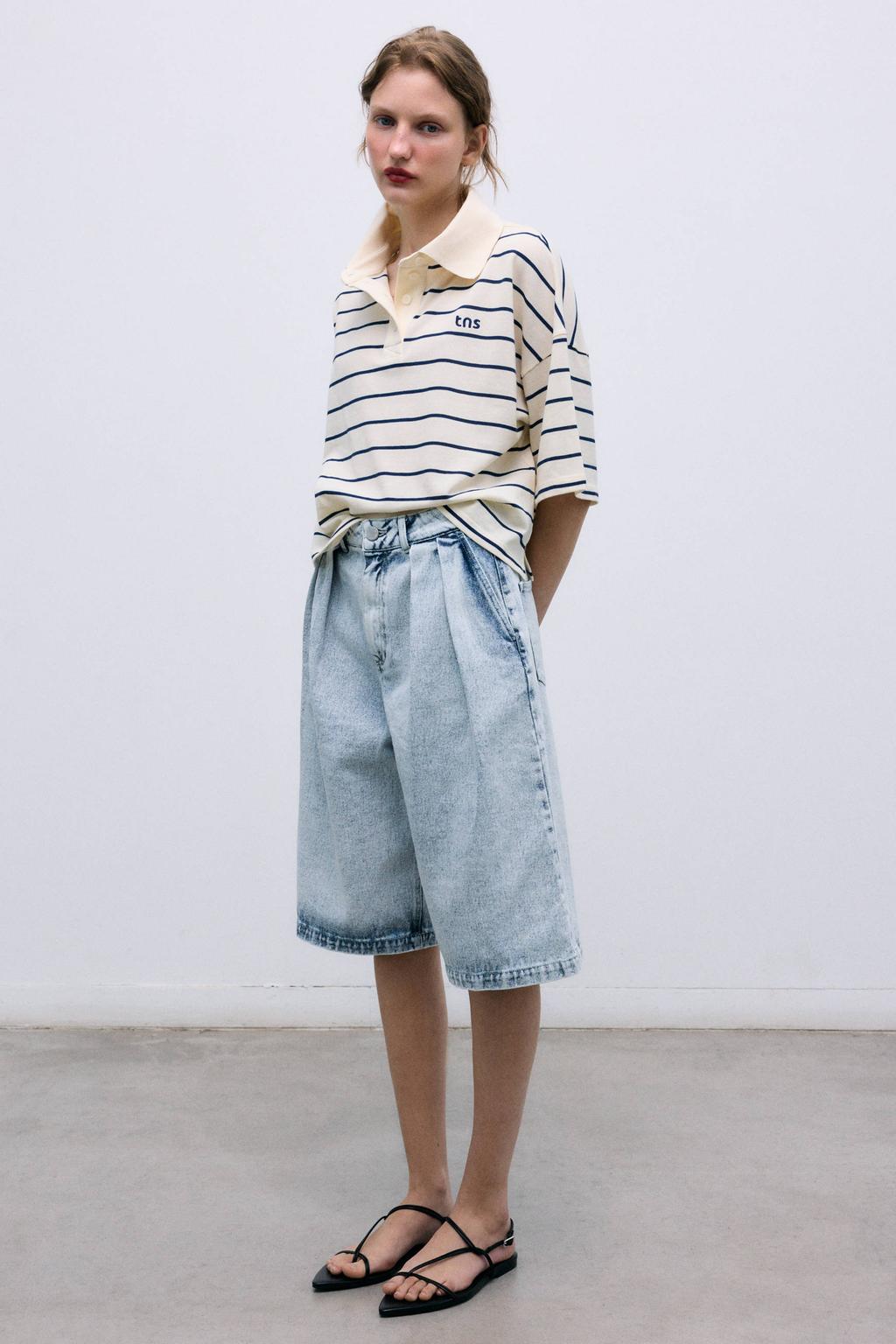 Light blue denim dames The New Society high waist bermuda short van katoen met loose fit, knoopsluiting en effen