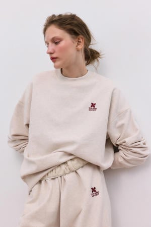 sweater ecru