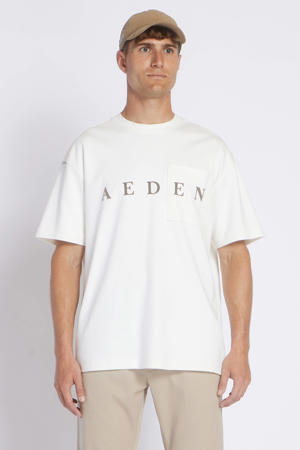 oversized T-shirt wit