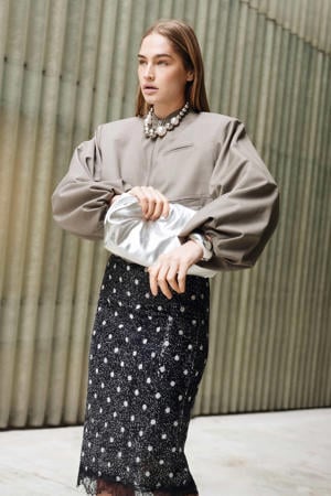 Only korte loose fit trui 3/4 mouw met kleine pailletten Only korte loose fit trui 3/4 mouw met kleine pailletten