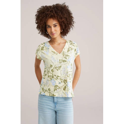 WE Fashion gebloemde T-shirt lichtgeel afbeelding