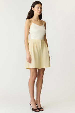 loose fit casual short - lichtgeel