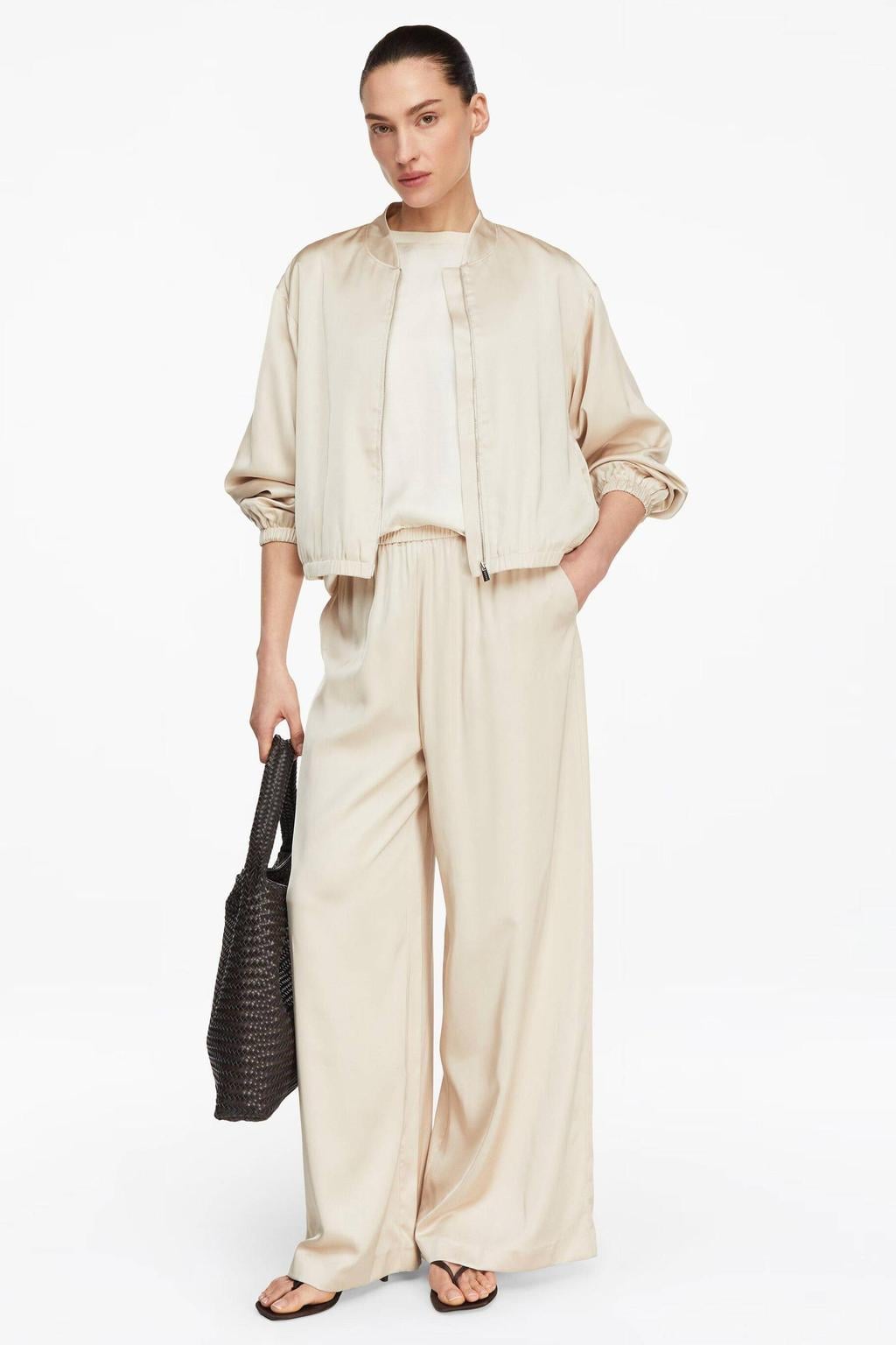 Beige dames comma satijnen wide leg regular waist casual broek met effen