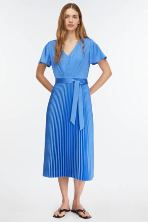 satijnen midi jurk met overslag en plissé blauw