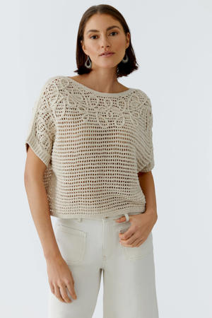 top beige crochet