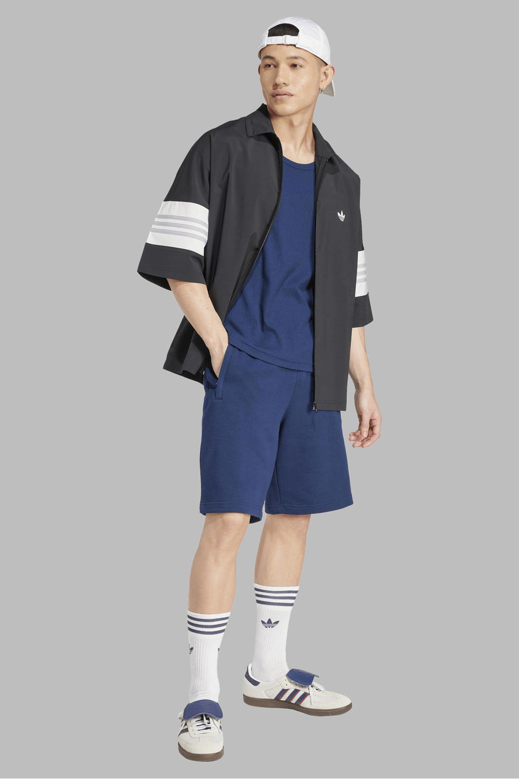 Blauwe heren adidas Originals Trefoil Essentials regular sweatshort van katoen met elastische tailleband met koord en effen