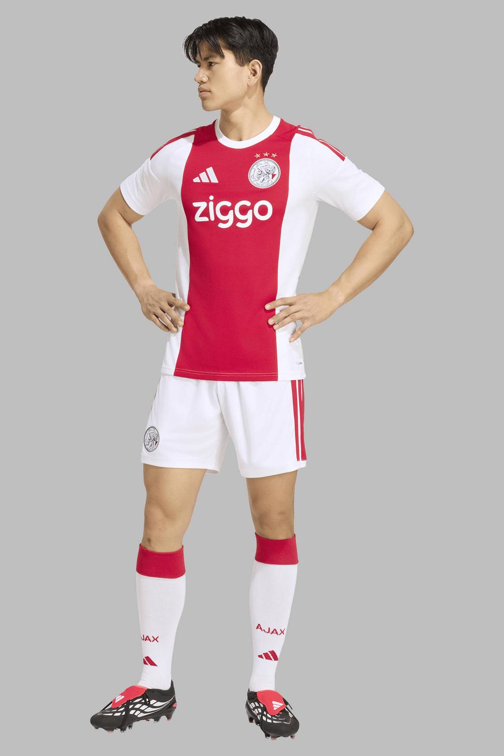 Wit en rode heren adidas Performance Senior Ajax Amsterdam voetbalshirt Thuis van polyester met logo dessin, korte mouwen en V-hals