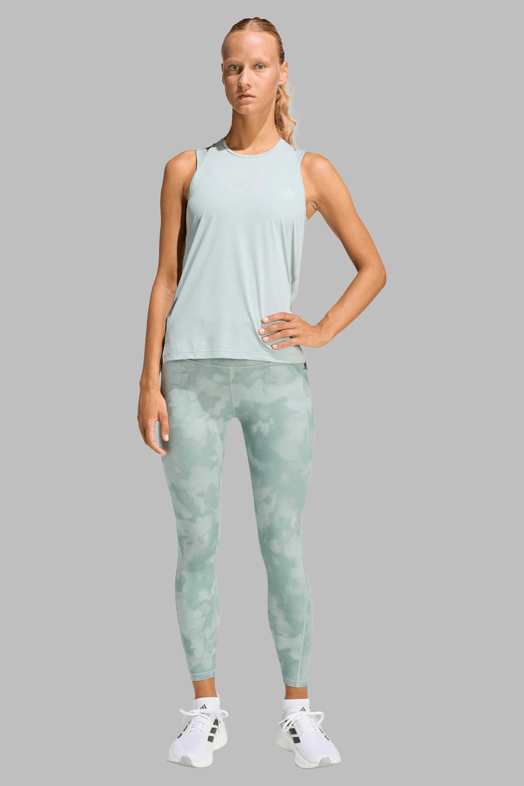 Lichtblauwe dames adidas Performance hardloopshirt van polyester met ronde hals
