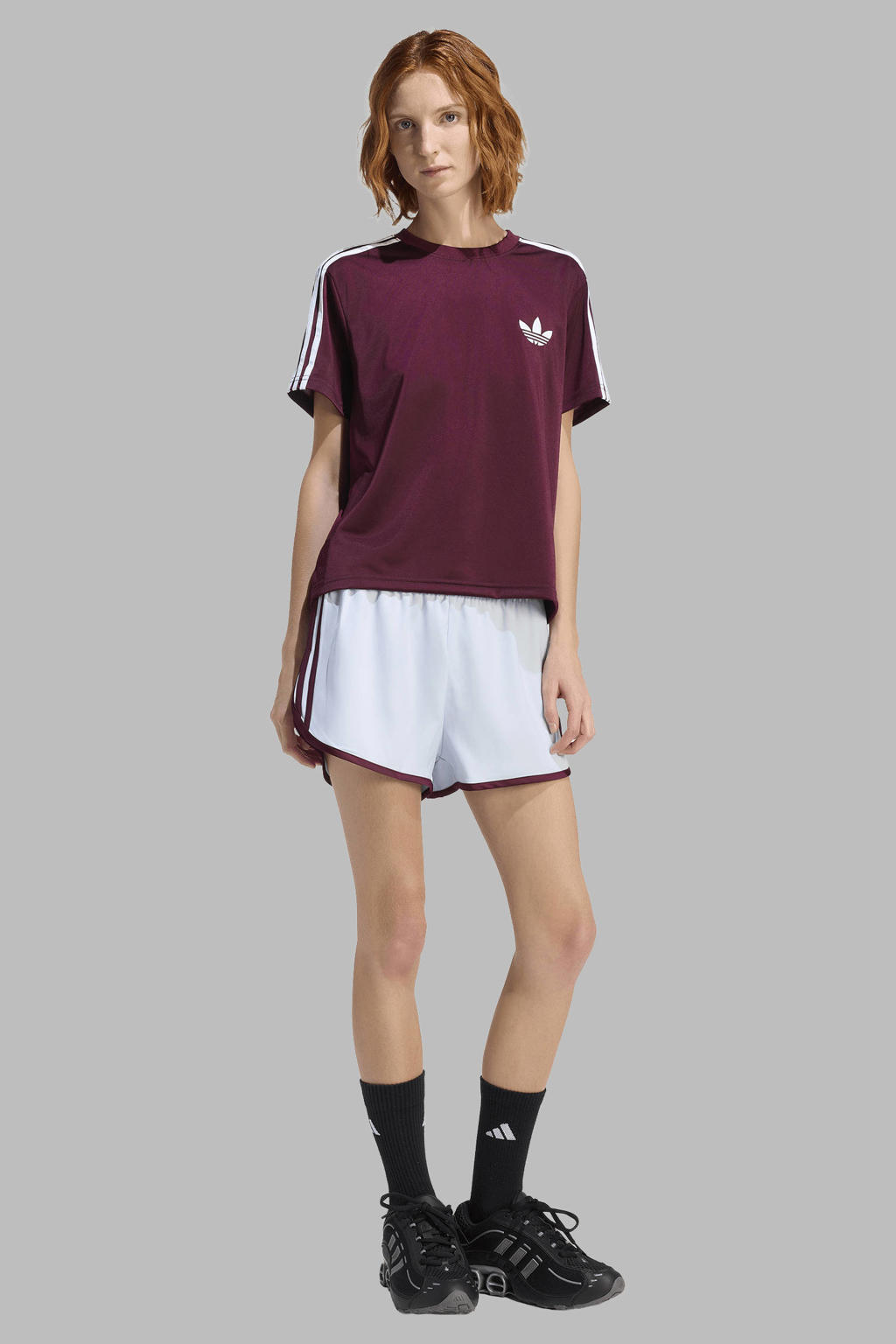 Lichtblauw en donkerrode dames adidas Originals er Satin loose fit short met elastische tailleband met koord