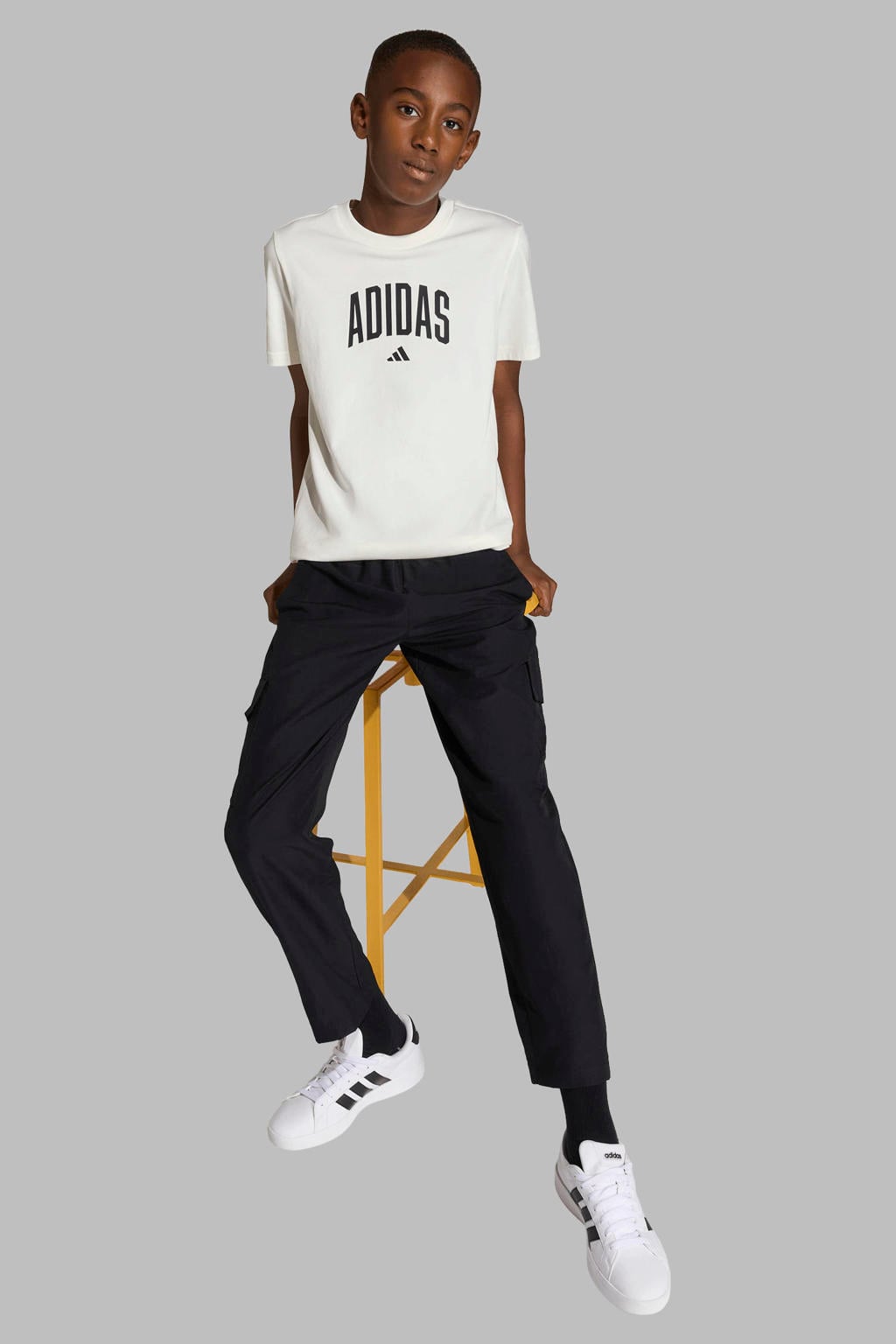 Wit en zwarte jongens en meisjes adidas Sportswear T-shirt van katoen met printopdruk, korte mouwen en ronde hals