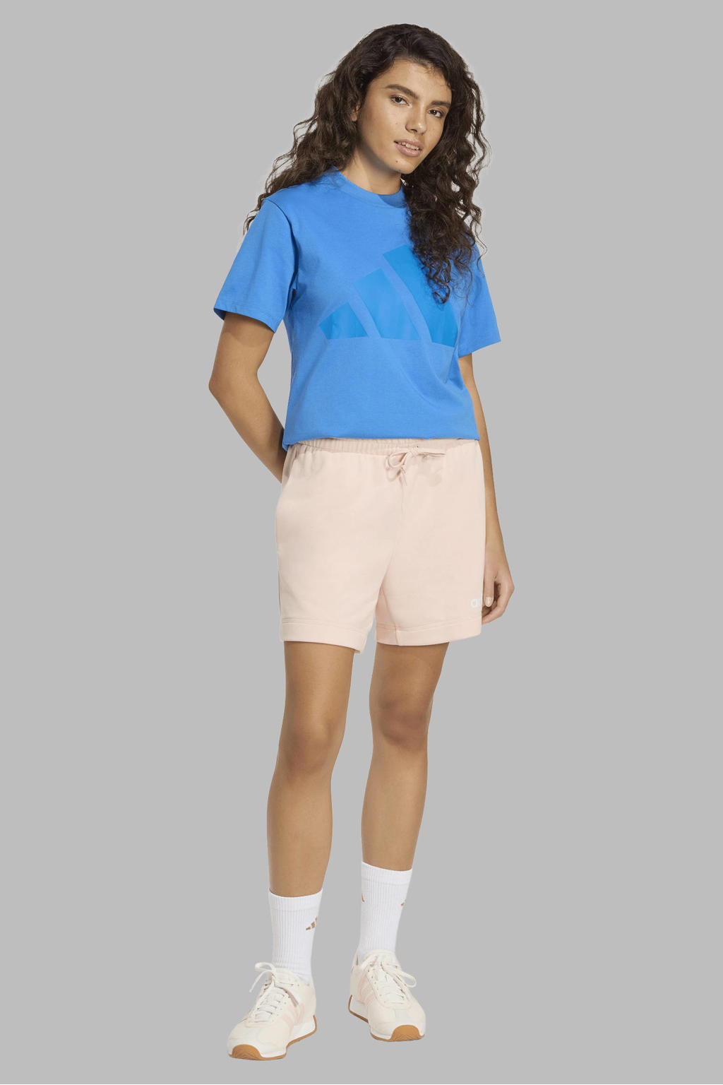 Roze dames adidas Sportswear slim regular waist sweatshort van katoen met elastische tailleband met koord en logo dessin