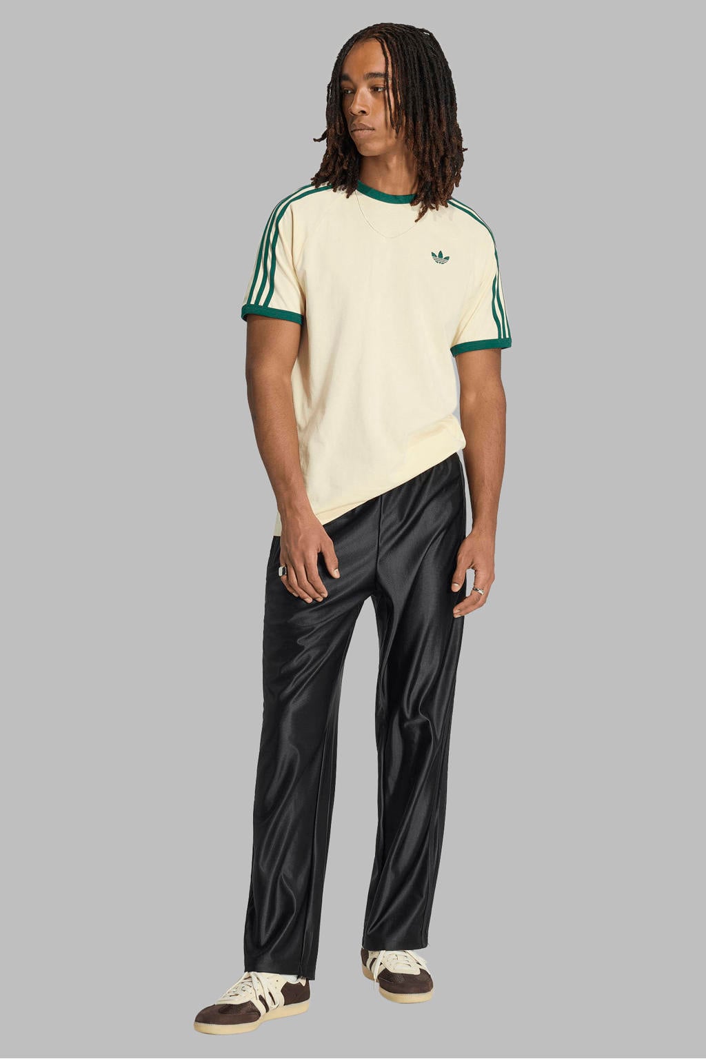 Ecru en groene heren adidas Originals Cali T-shirt van katoen met effen, korte mouwen en ronde hals