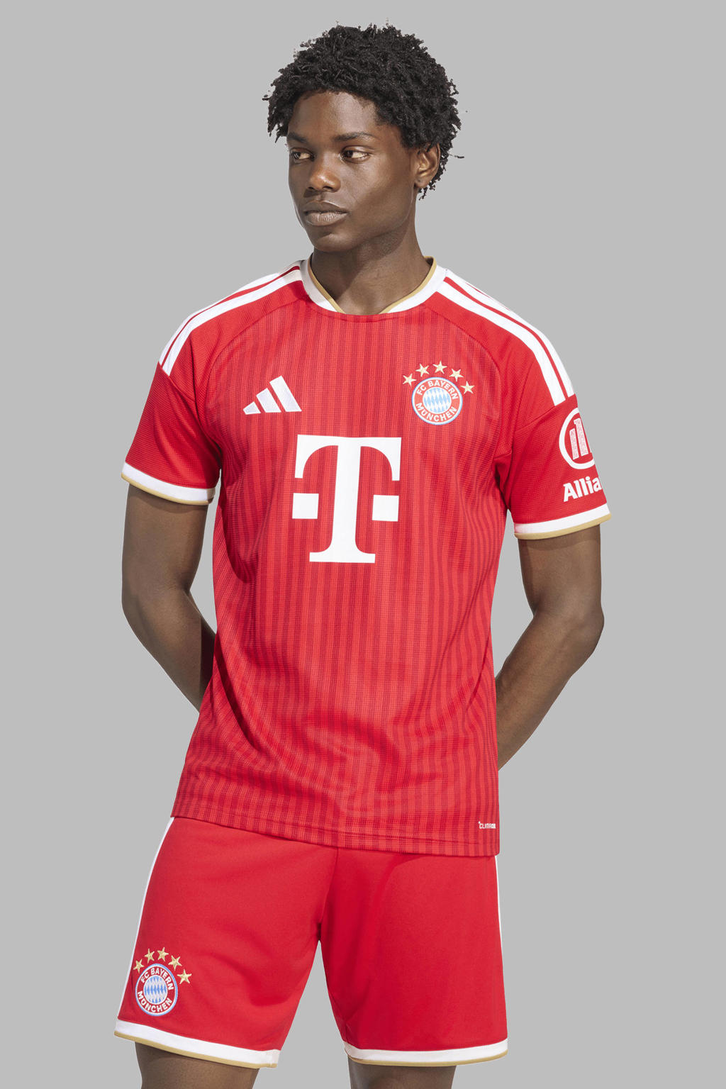Rode heren adidas Performance Senior FC Bayern München voetbalshirt van polyester met logo dessin, korte mouwen en V-hals