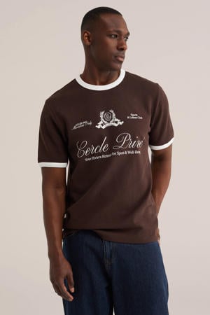 regular T-shirt donkerbruin