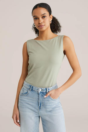 mouwloze top lichtgroen